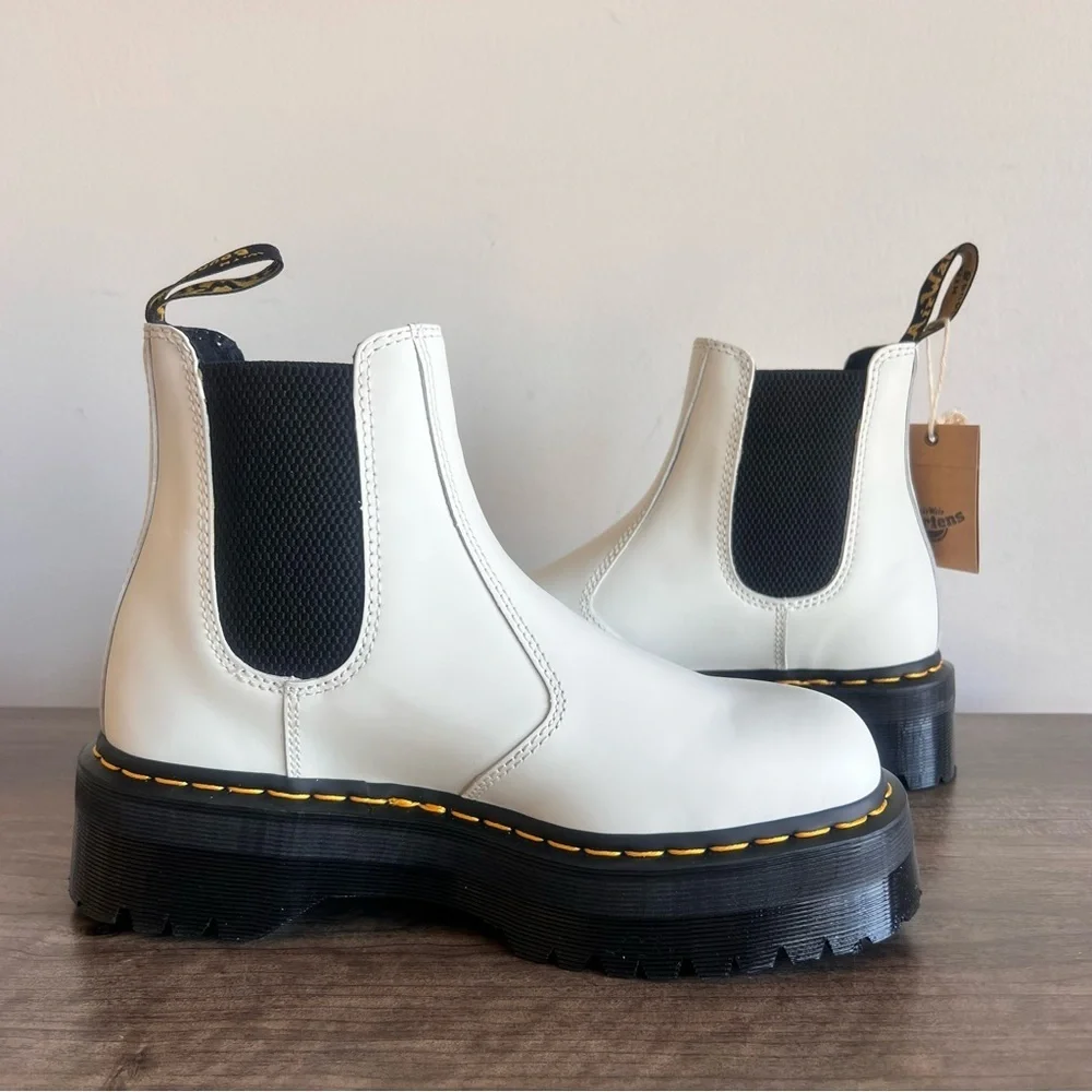 NEW Dr. Martens Unisex 2976 Quad Boot Size 8 or 9 #338A